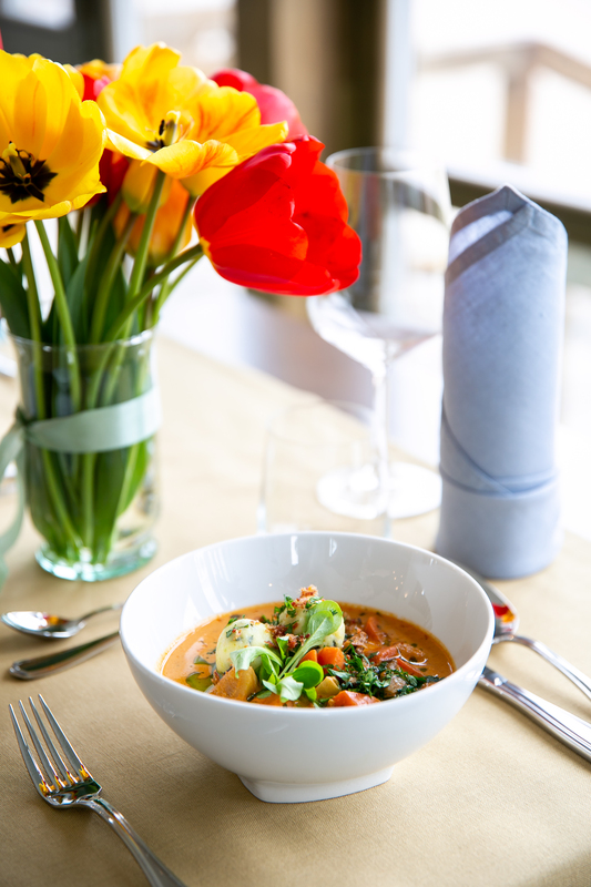 Sulyom Tájétterem díszteríték