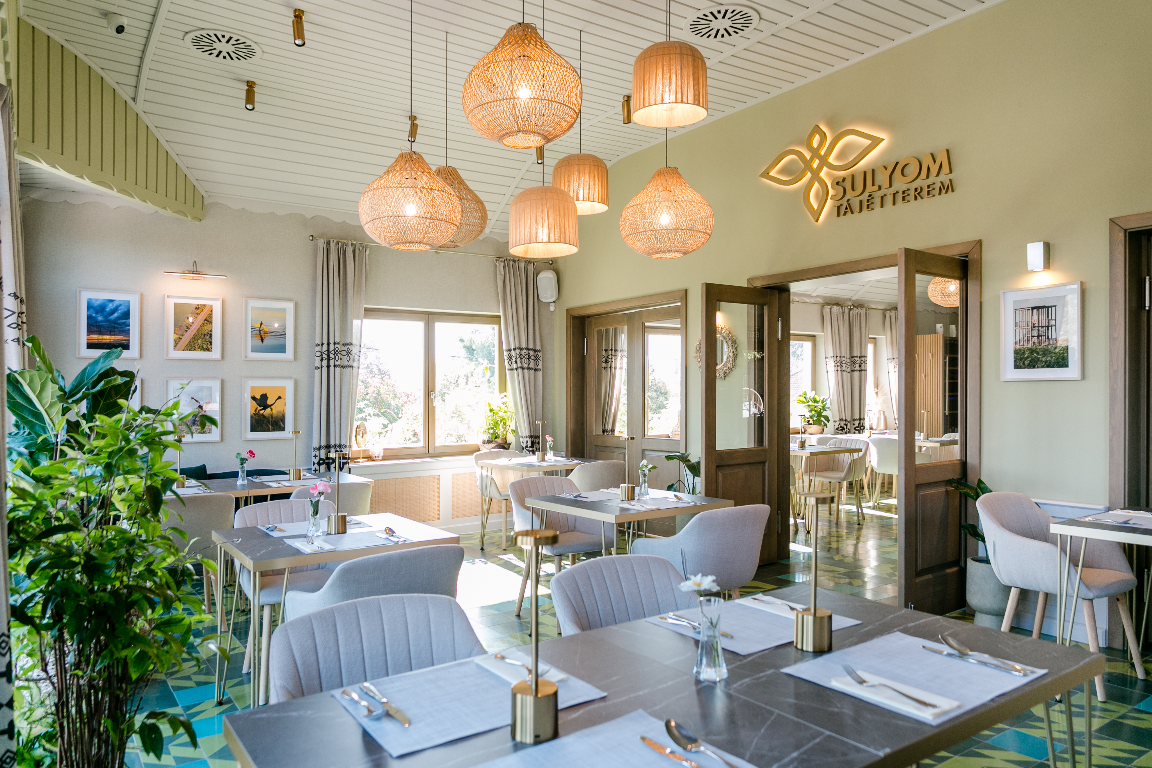 Sulyom díszteríték